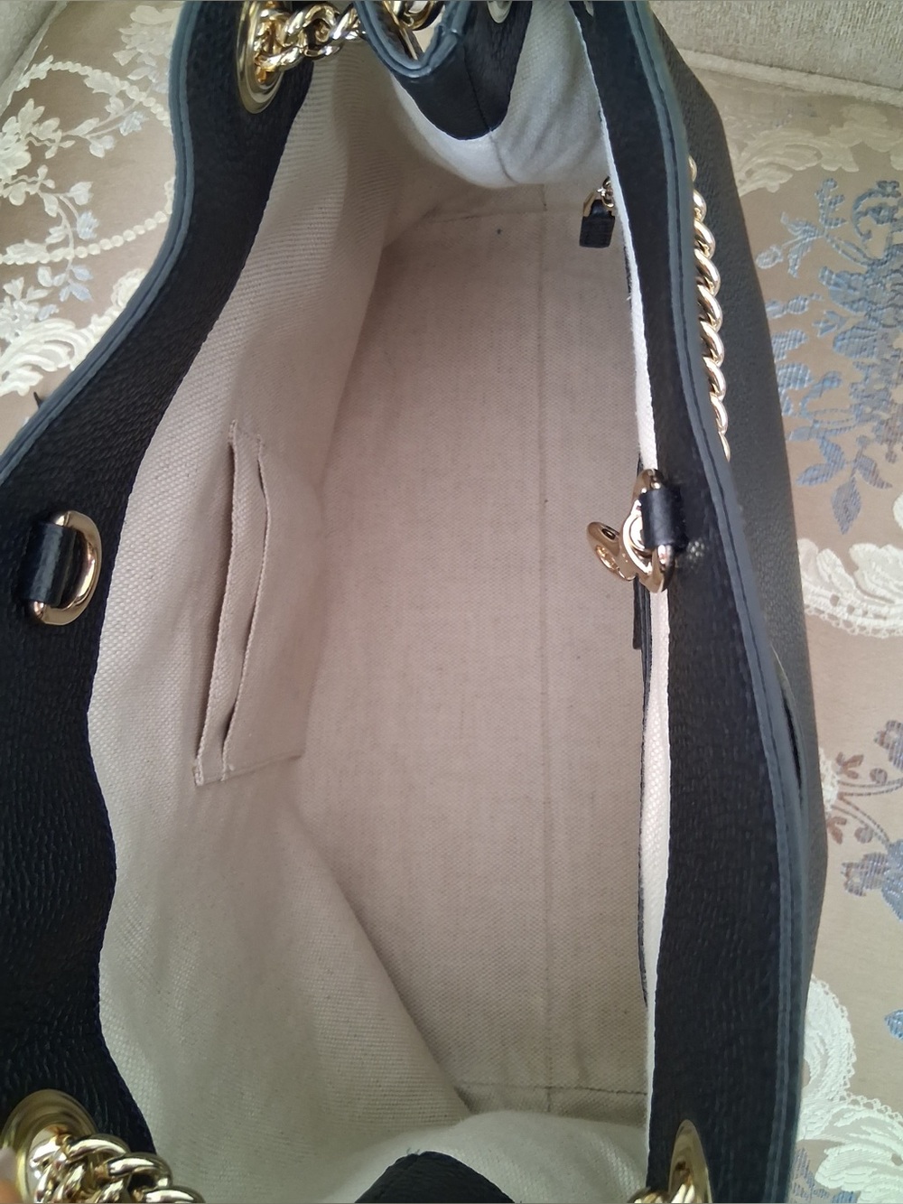 Gucci Soho Leather Shoulder Bag with Gold Chain - Picture 3 of 15